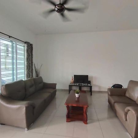 Karak Indah Homestay Εξωτερικό φωτογραφία