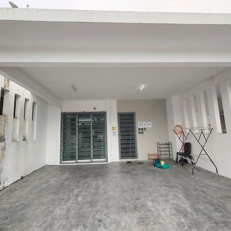 Karak Indah Homestay Εξωτερικό φωτογραφία