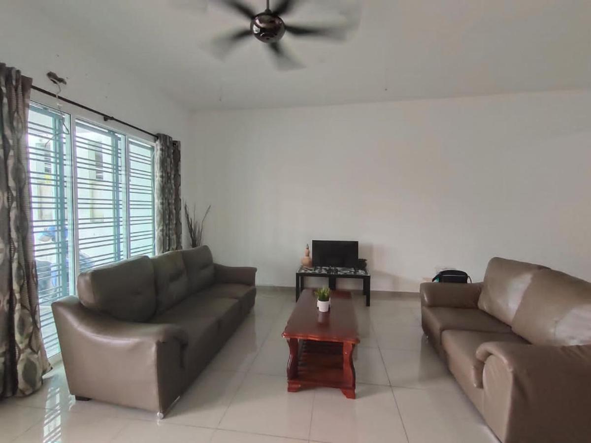 Karak Indah Homestay Εξωτερικό φωτογραφία